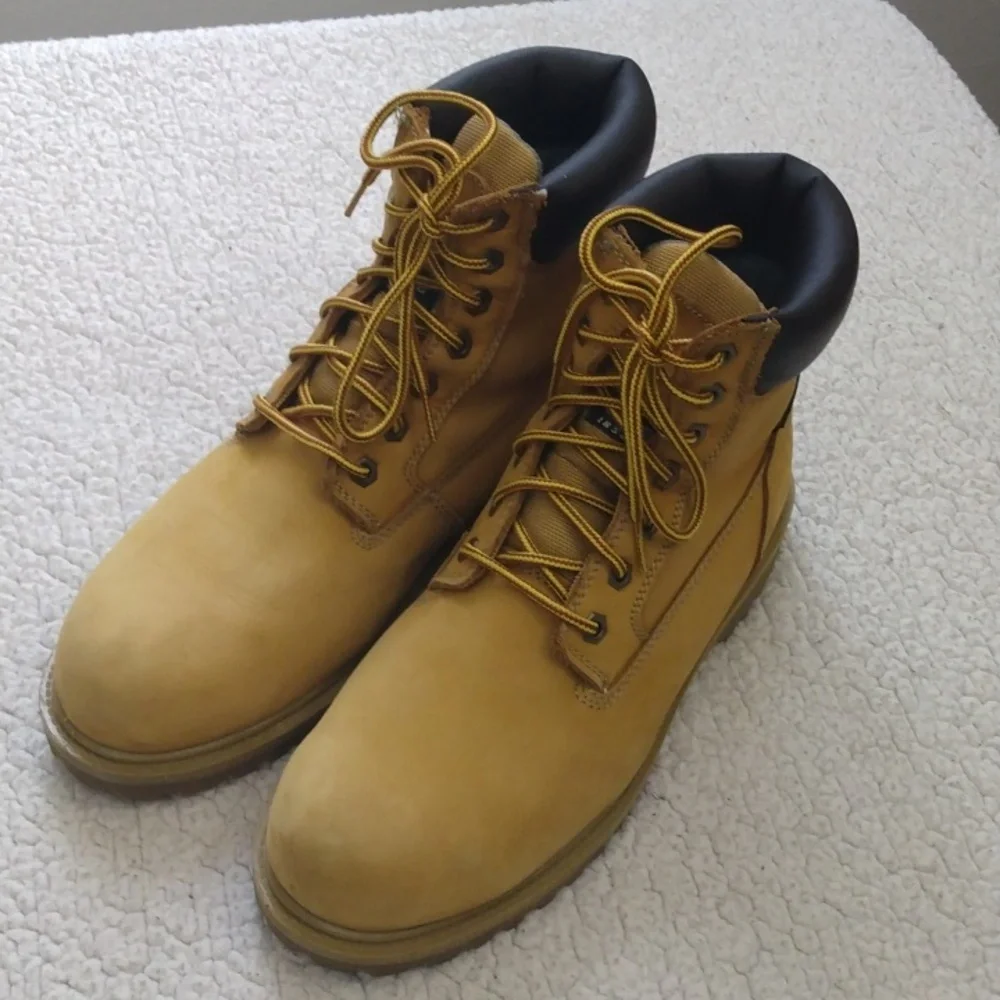 Eddie Bauer Tan Nubuck Leather Boots (Waterproof/Thinsulate Lining) 10.5 M
